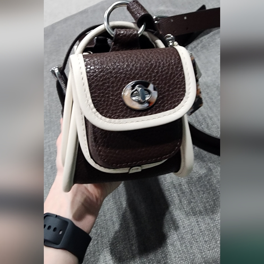 Coachtopia Cargo Wavy Dinky Bag In Pebbled Coachtopia Leather - Picture 16 of 16